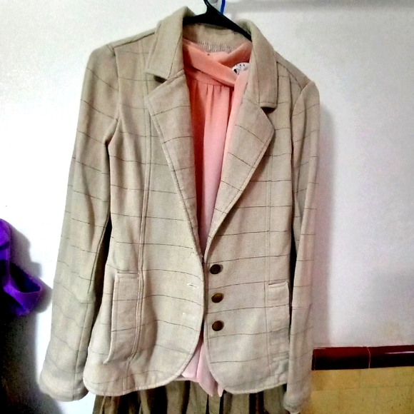 Tan Blazer/Navy Pin Squares - Picture 1 of 2